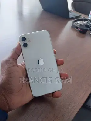 Photo - Apple iPhone 11 64 GB White