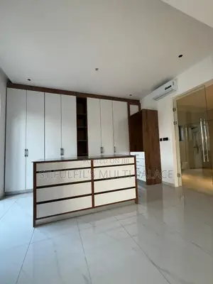 5bdrm House in Adenta Barrier for sale