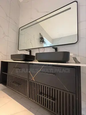 5bdrm House in Adenta Barrier for sale