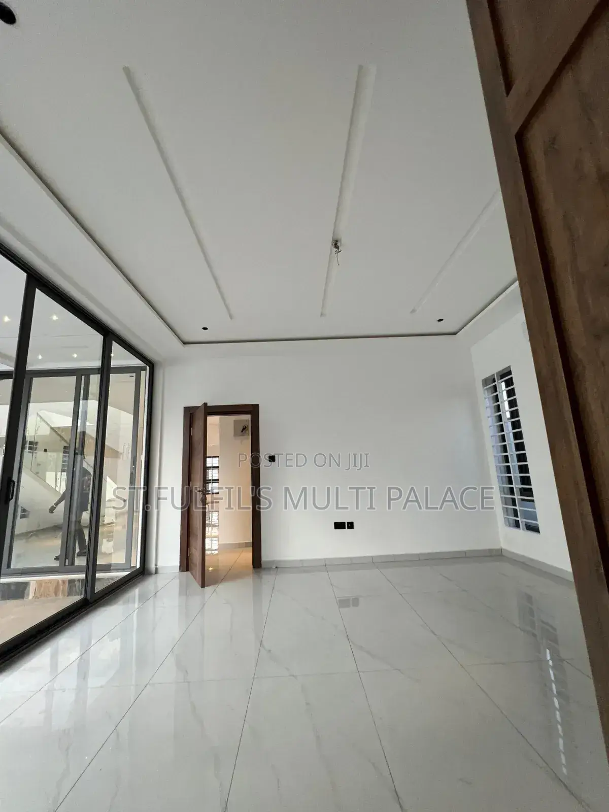 5bdrm House in Adenta Barrier for sale