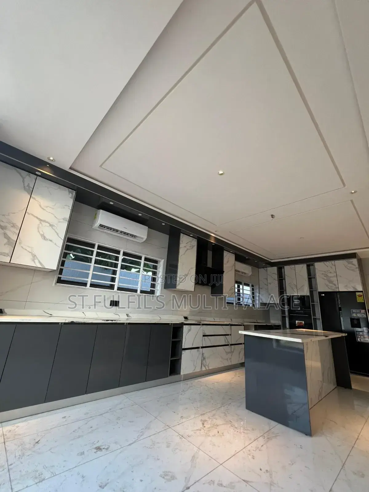 5bdrm House in Adenta Barrier for sale