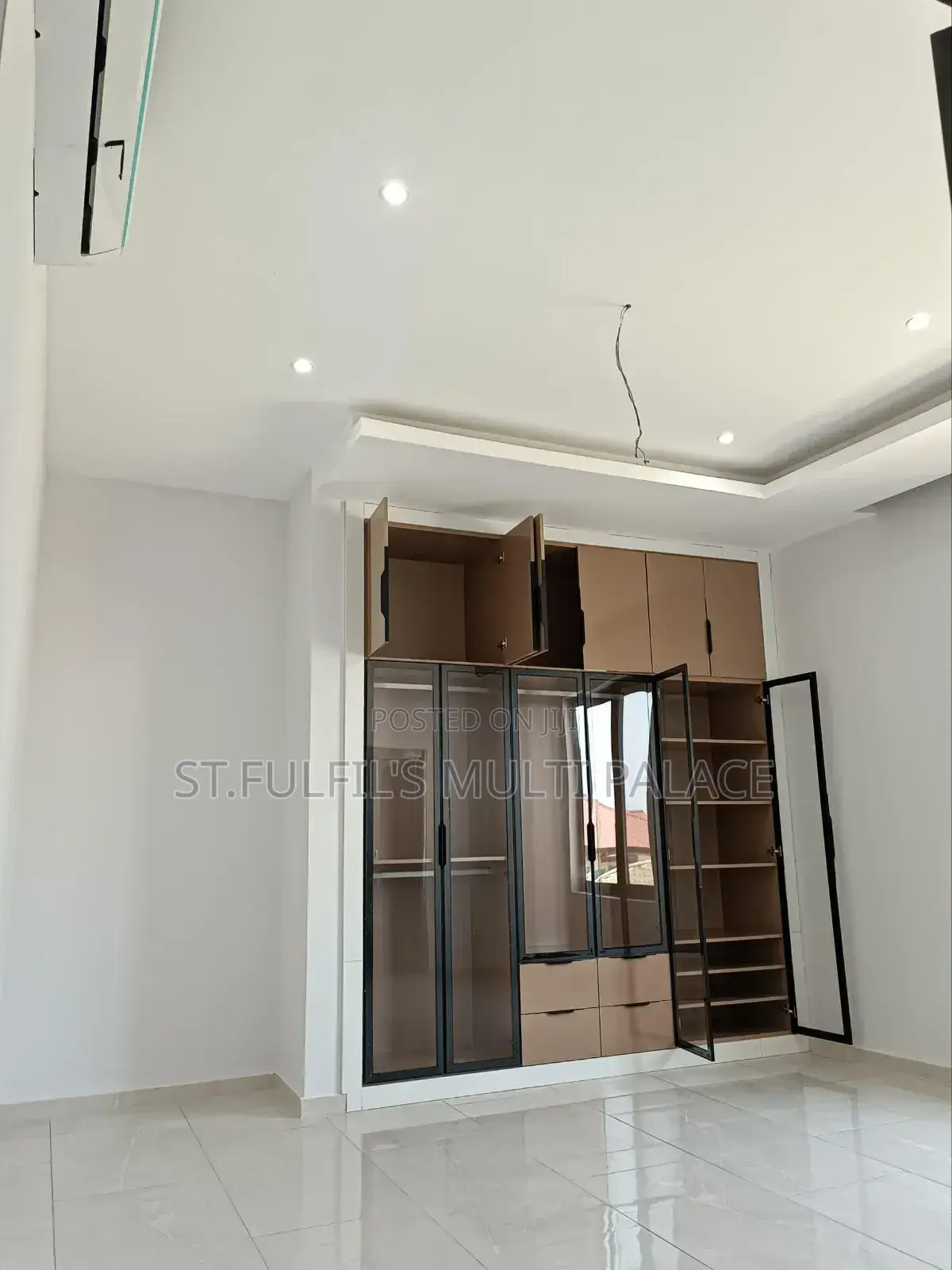 5bdrm House in East Legon American for sale