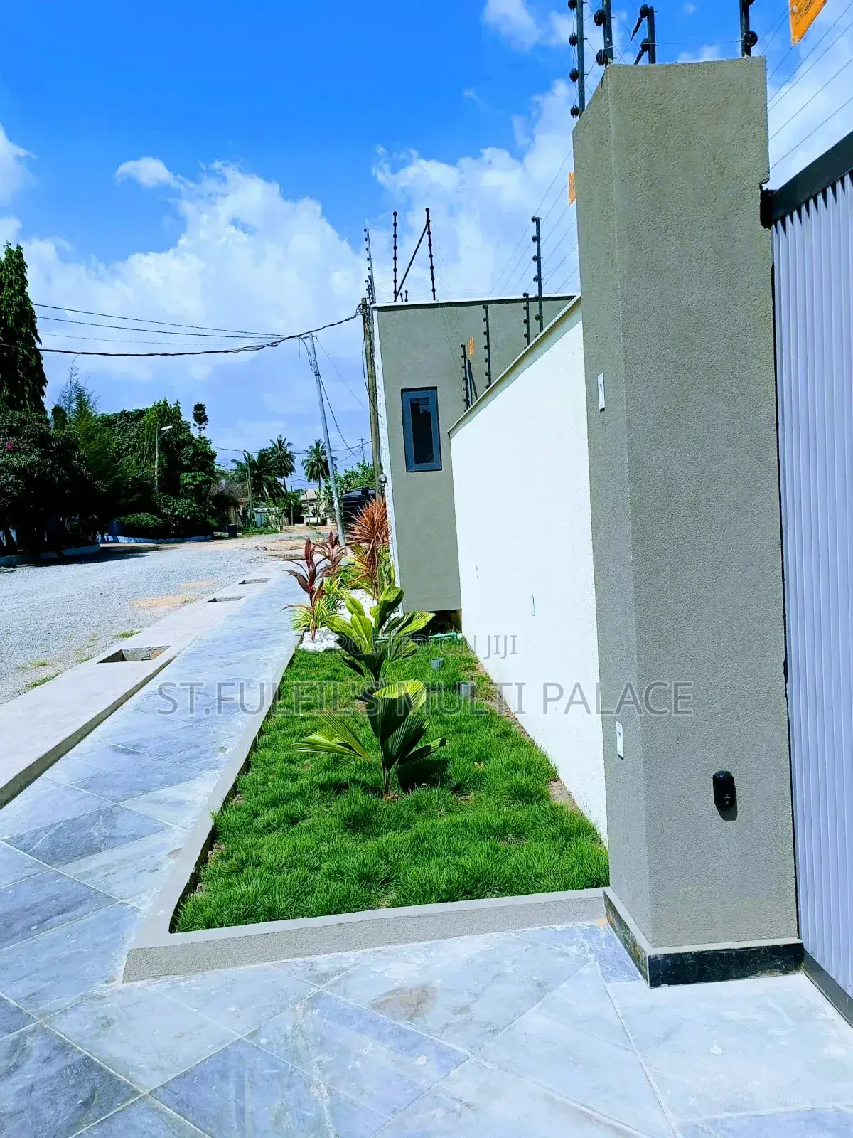 5bdrm House in East Legon American for sale