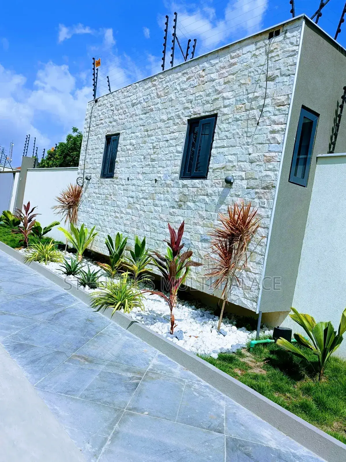 5bdrm House in East Legon American for sale