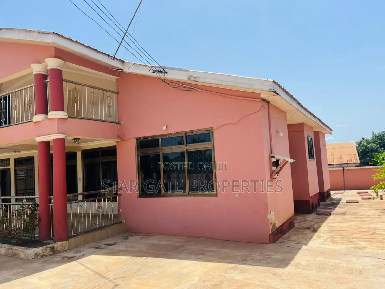 8bdrm House in Esereso,  Near, Kumasi Metropolitan for sale
