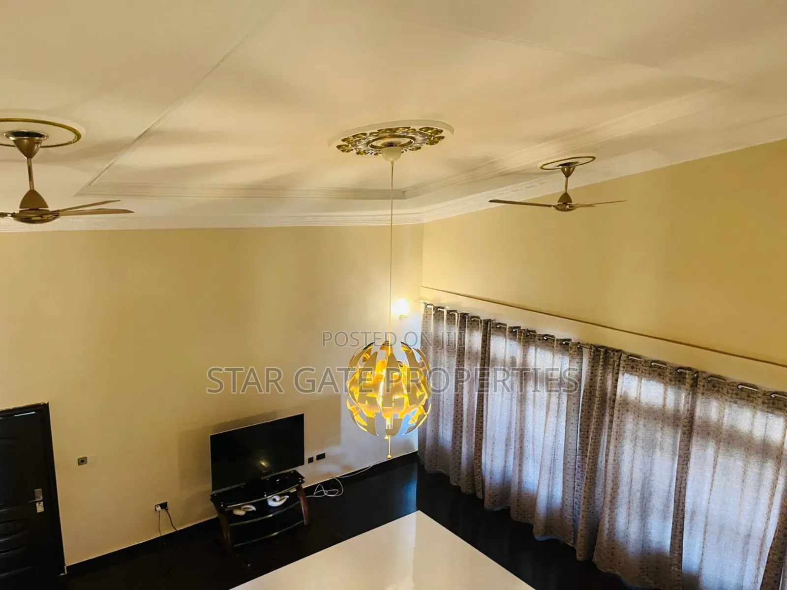 8bdrm House in Esereso,  Near, Kumasi Metropolitan for sale