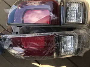 Toyota Tacoma 2019/2020 Taillight Available
