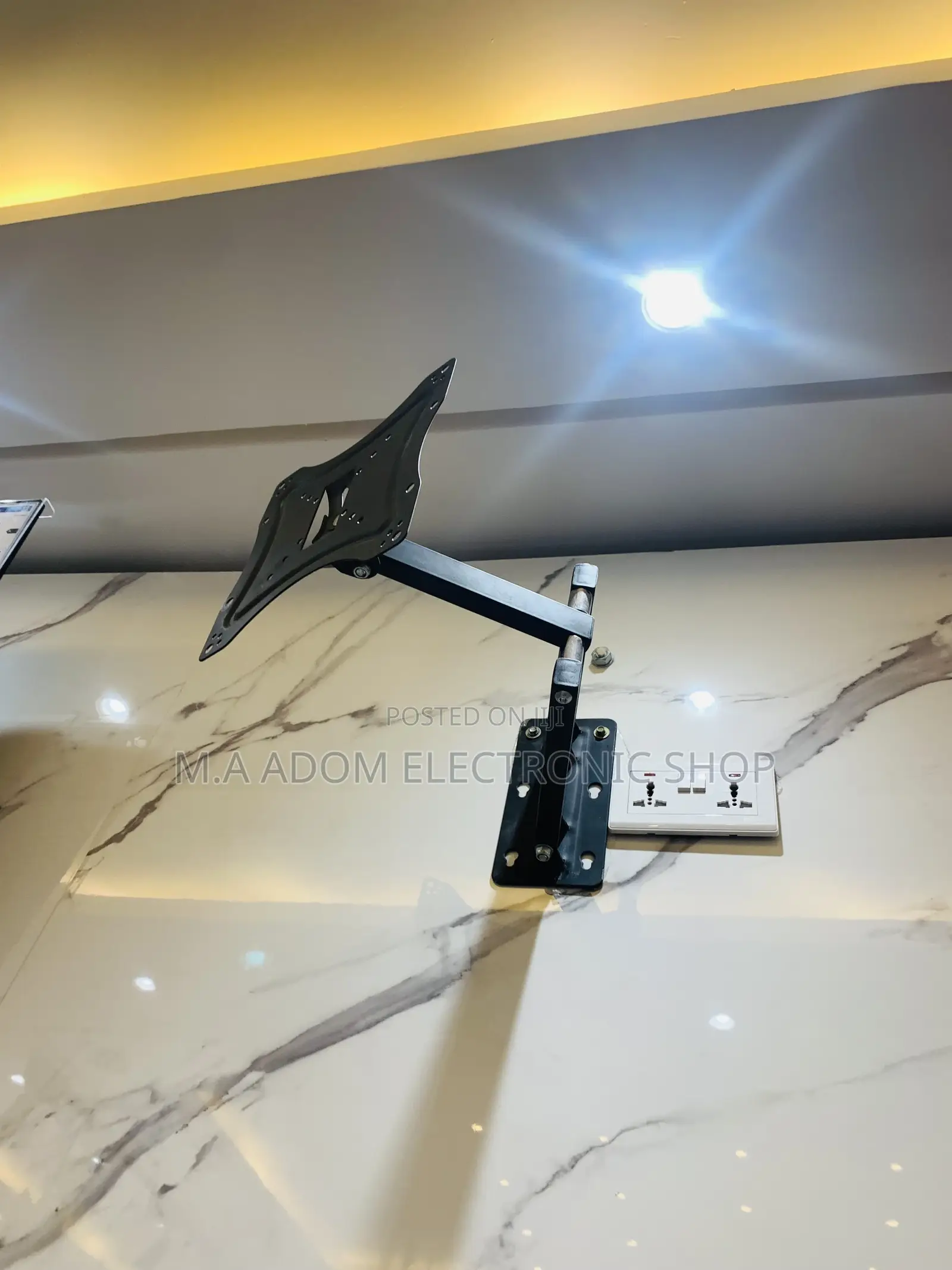 Coner Adjustable Tv Bracket