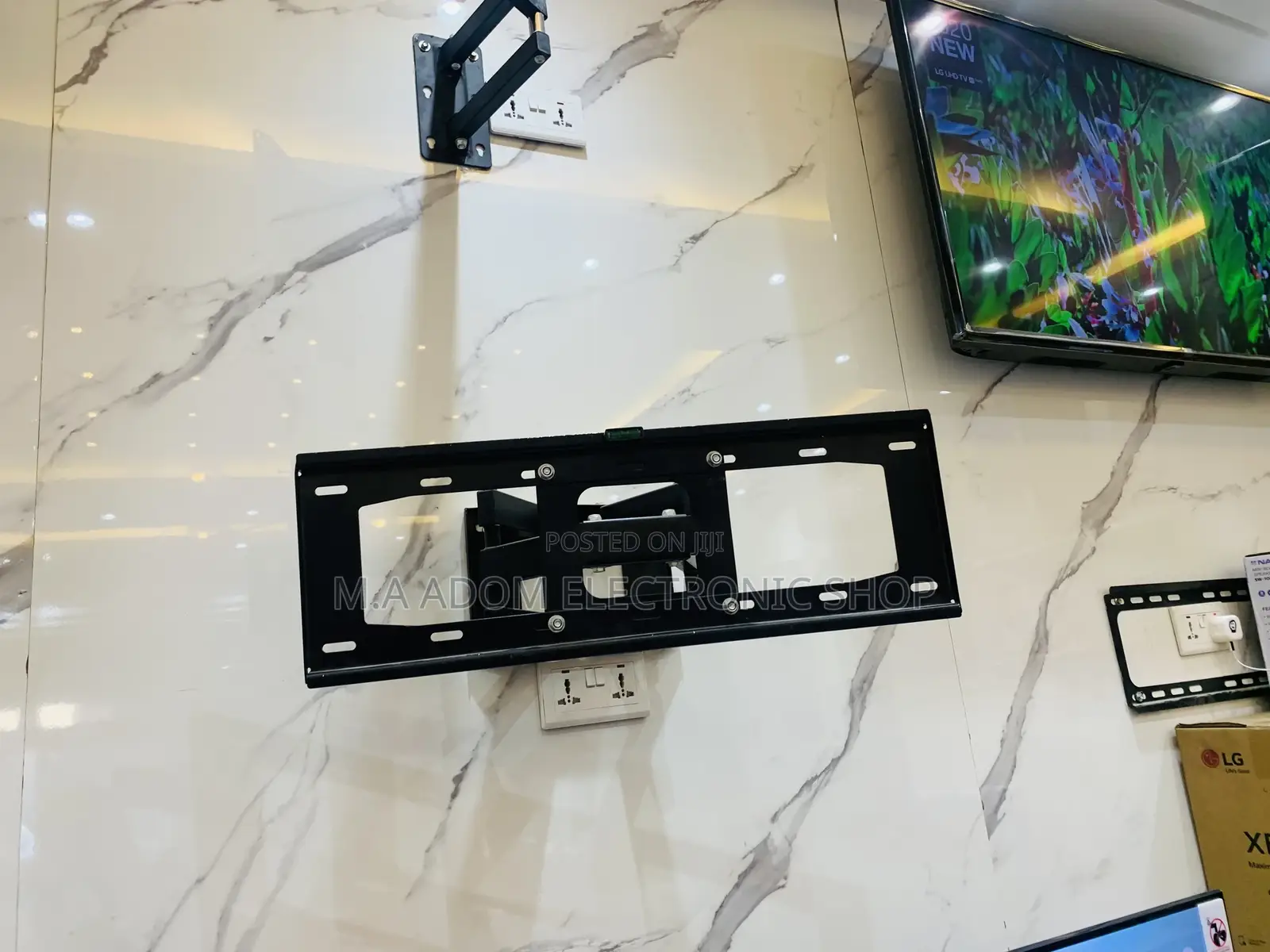 Luniquz Full Motion TV Wall Mount For Most 32-75 Inch