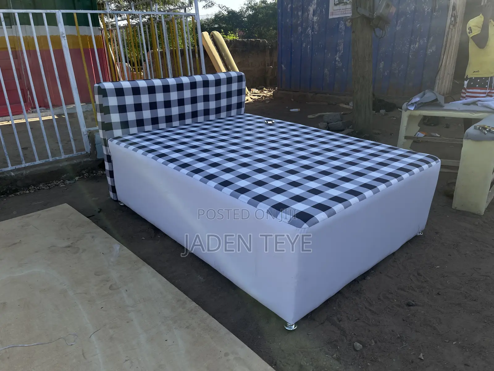 Inbuilt Doable Bed