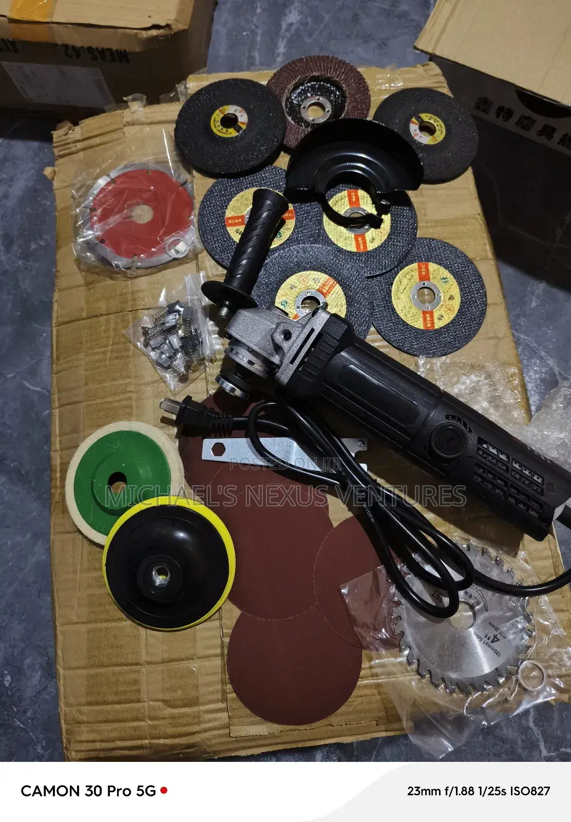 Angle Grinder With Accessories