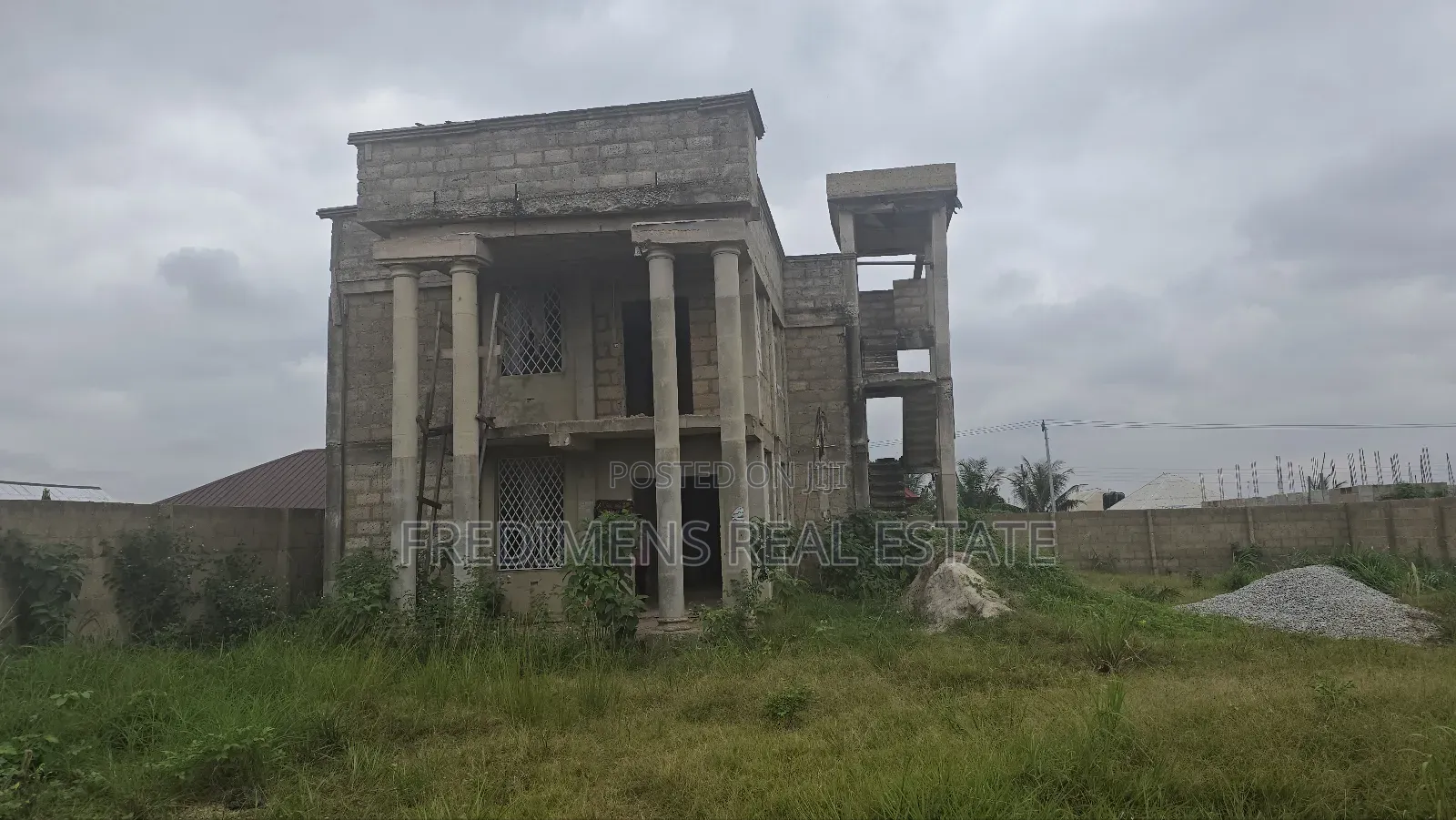 5bdrm House in Fredimens Real, Kumasi Metropolitan for sale
