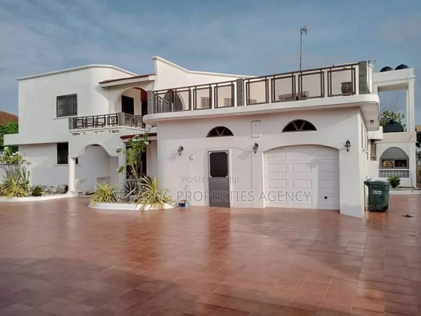 6bdrm House in East Legon for sale