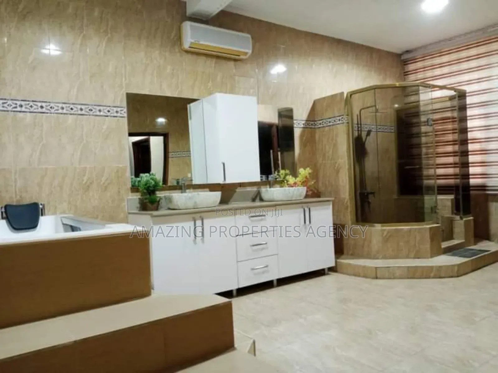 6bdrm House in East Legon for sale