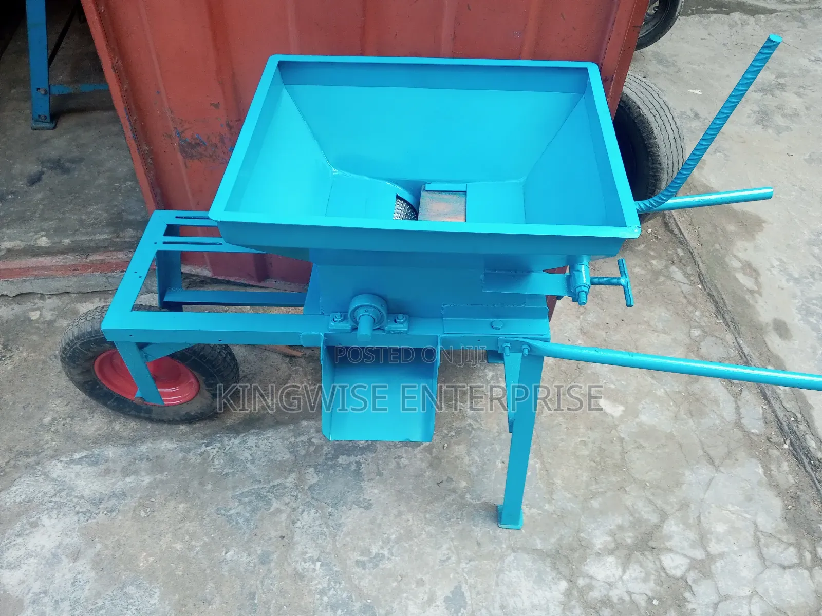 Mobile Cassava Grinding Machine With Engine