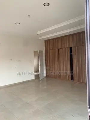 3bdrm House in Skm, West Legon for rent