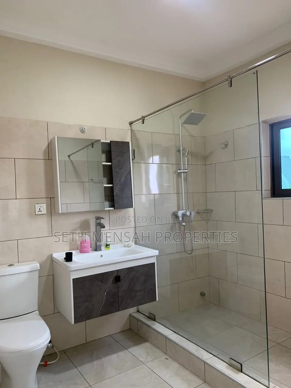 3bdrm House in Skm, West Legon for rent
