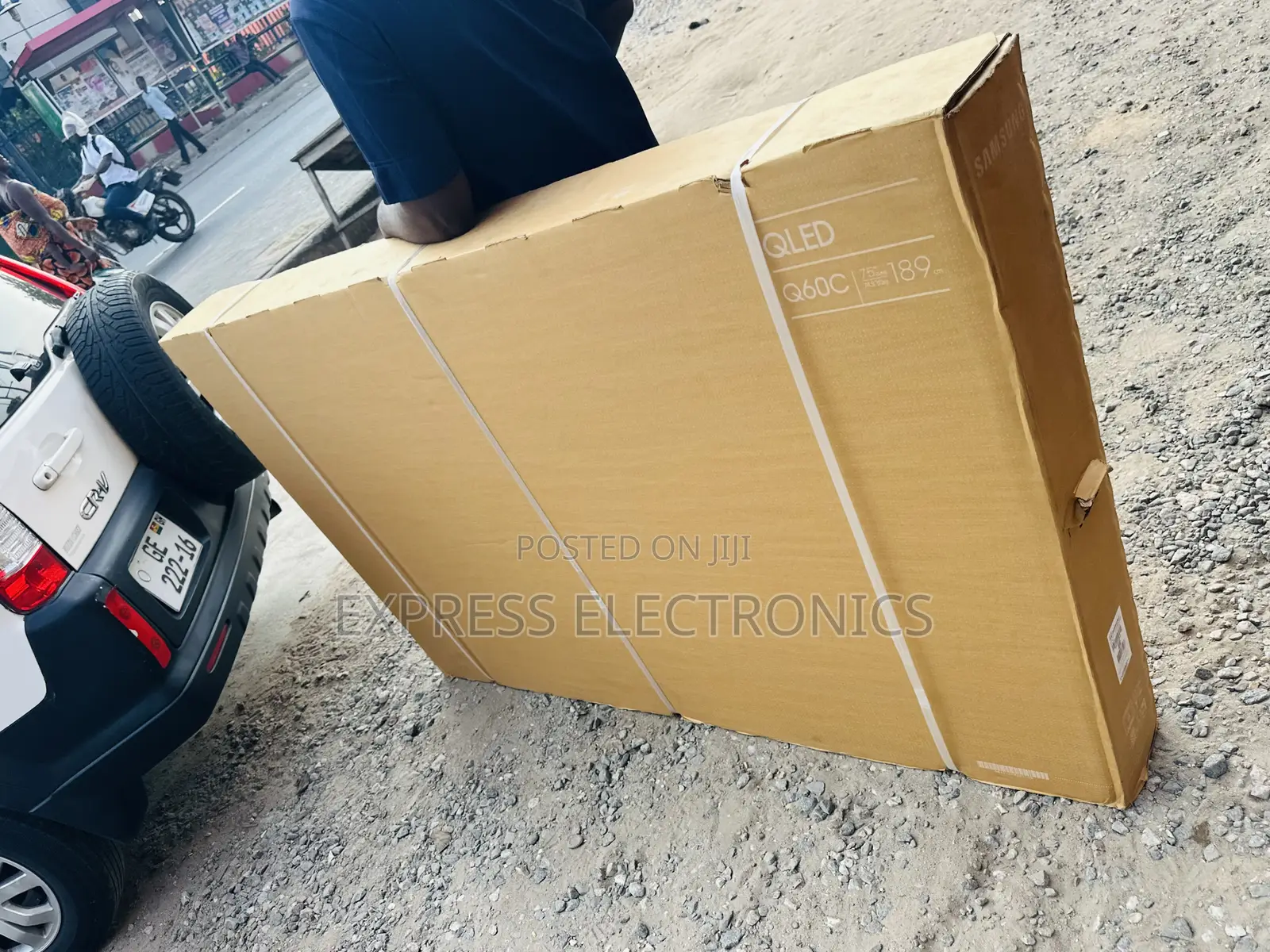 Powerful Slim Samsung UHD 75”Cu8000 Television