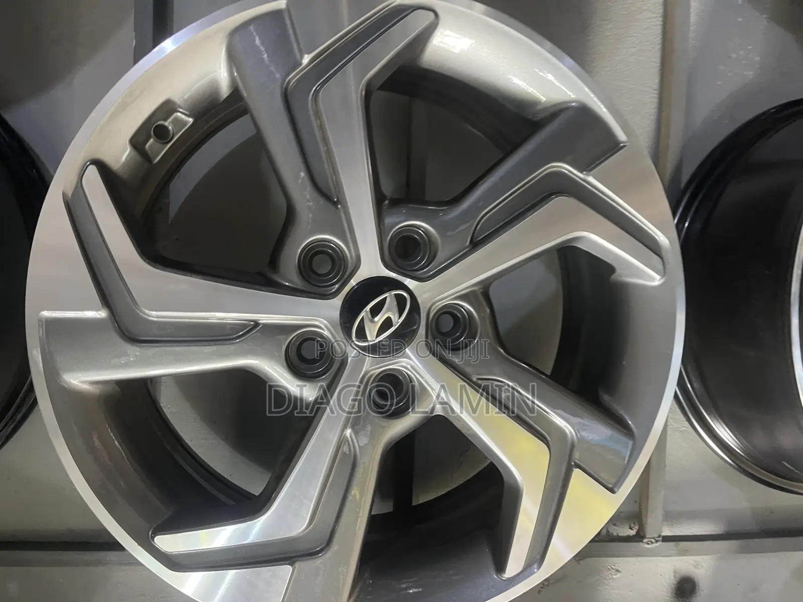 Hyundai Elantra Rim 17