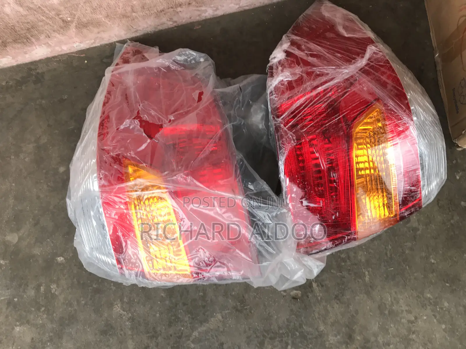Toyota Highlander 2010 Taillight Available