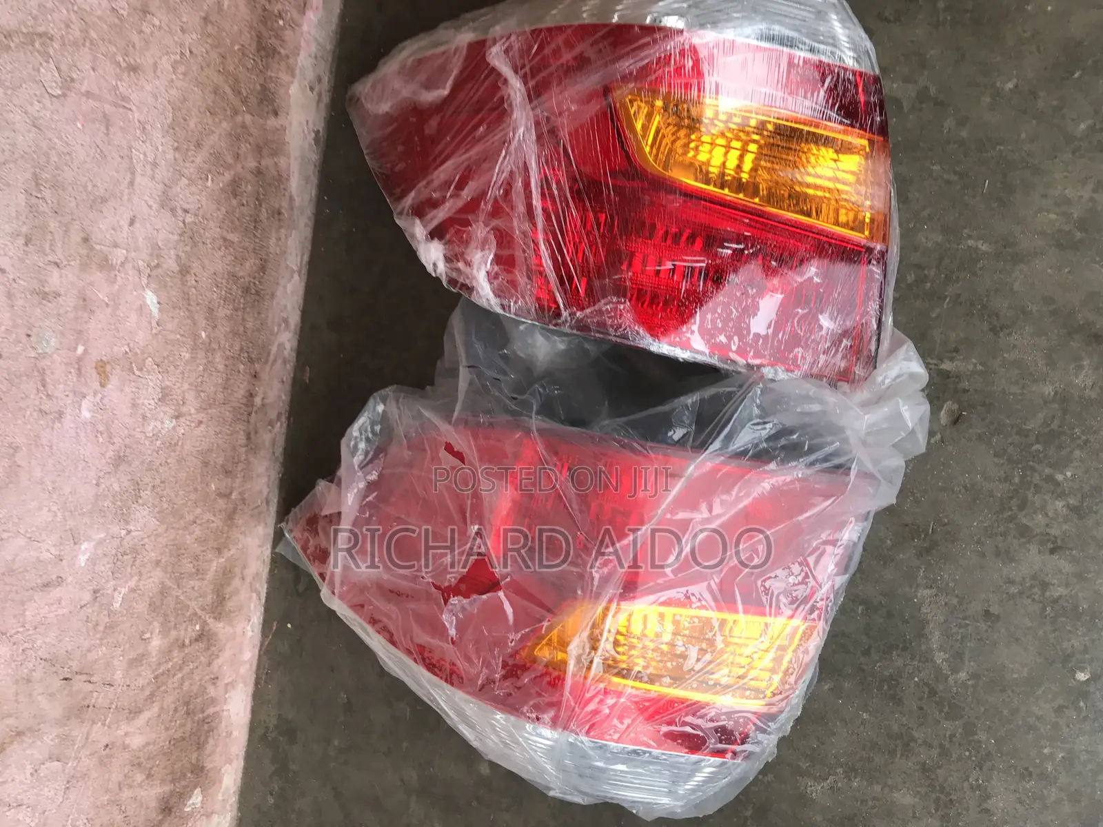 Toyota Highlander 2010 Taillight Available