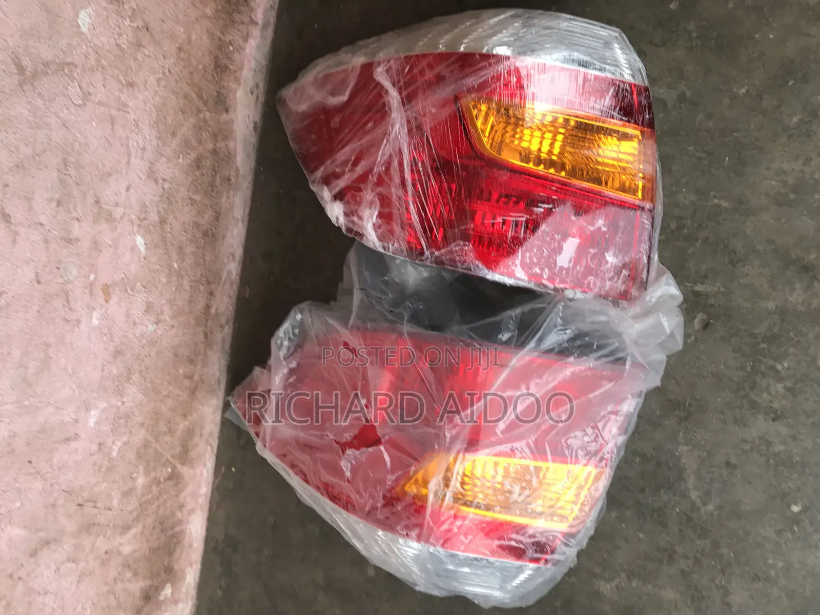 Toyota Highlander 2010 Taillight Available
