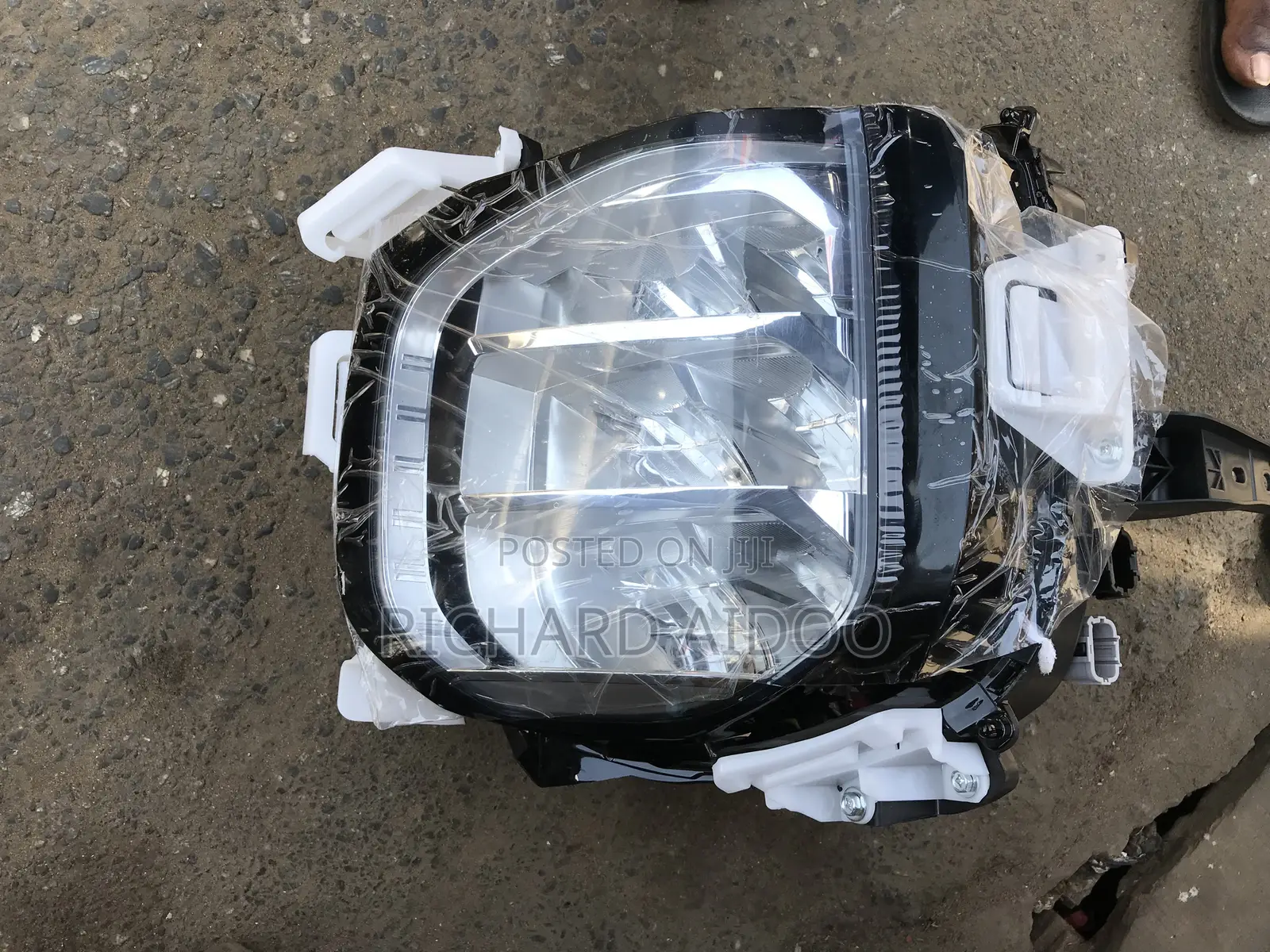 Mitsubishi Outlander 2023 Headlight Available