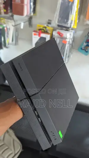 Playstation 4 Standard Console
