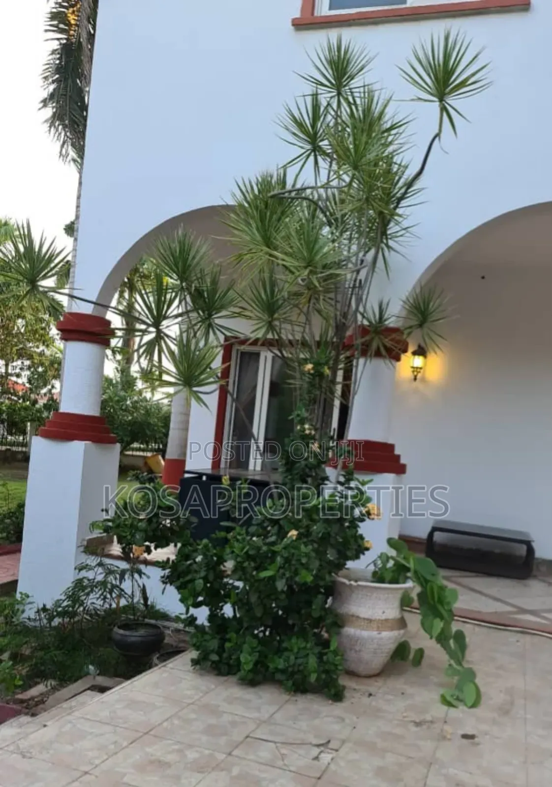 Furnished 5bdrm House in Trassaco, Adjiriganor for sale