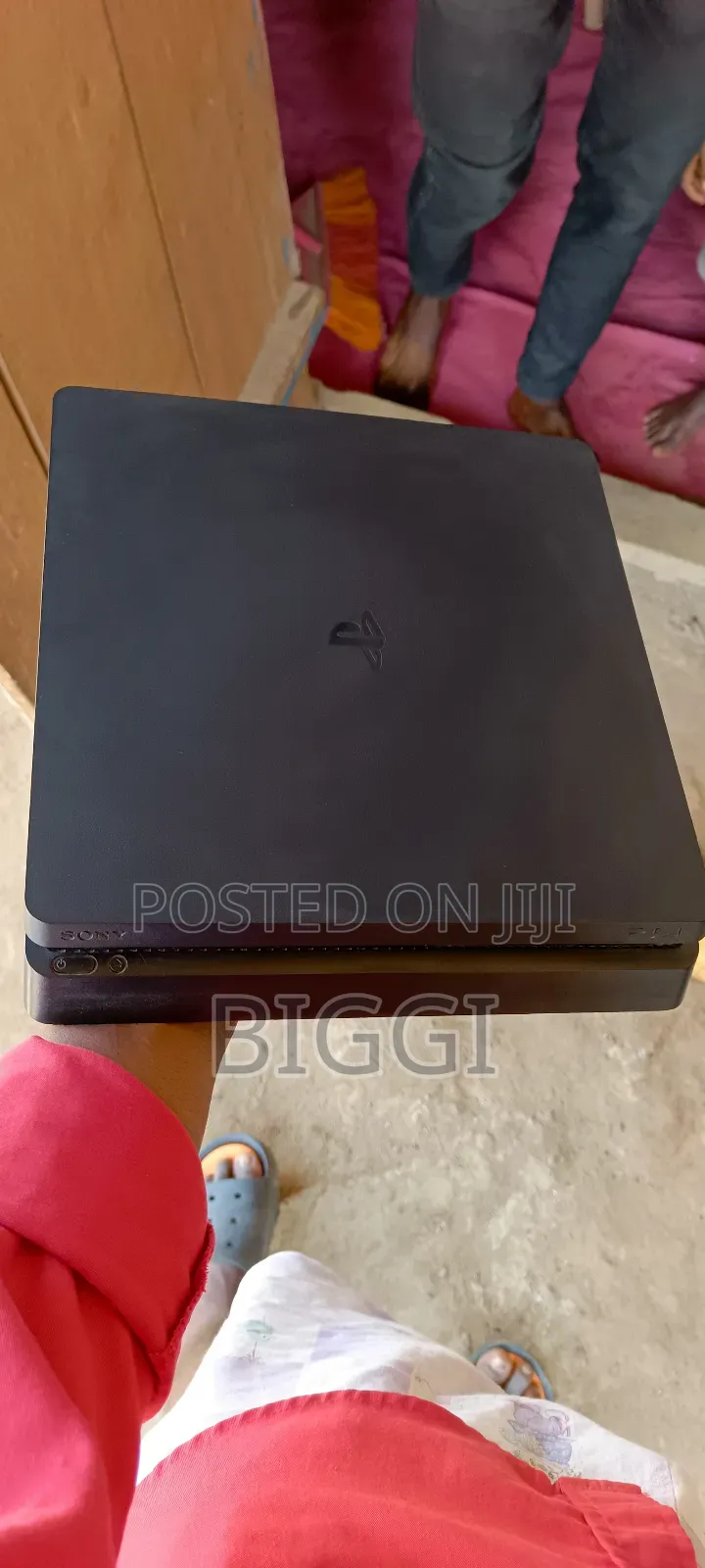 Ps4 Slim With 1 Controller