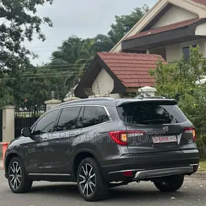 Honda Pilot Touring 7-Passenger 2021 Gray