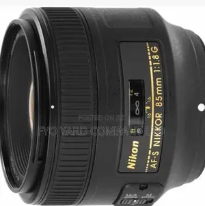 Nikon 18-135mm F/3.5-5.6g ED-IF AF-S DX Zoom-Nikkor Lens