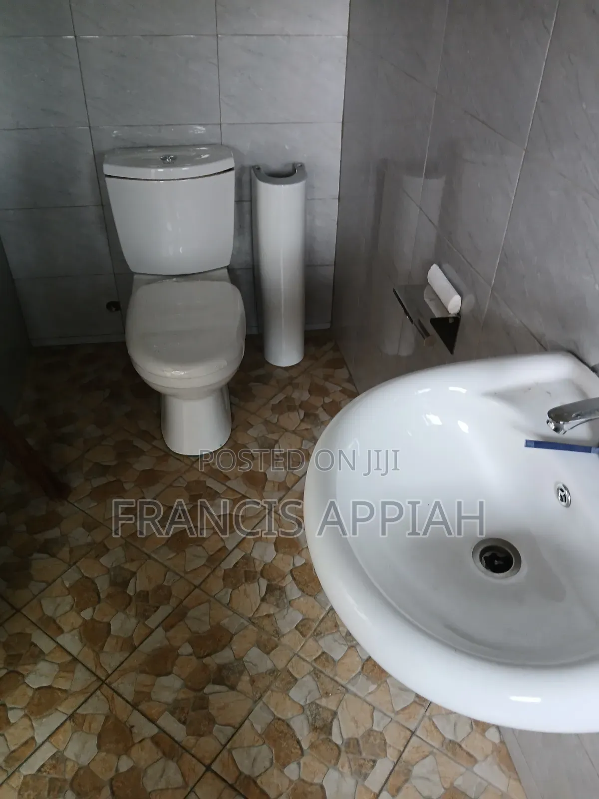 4bdrm House in Owner, Nsawam Adoagyiri Municipal for sale