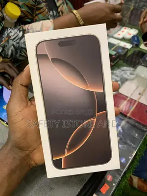 New Apple iPhone 16 Pro Max 256 GB Gold