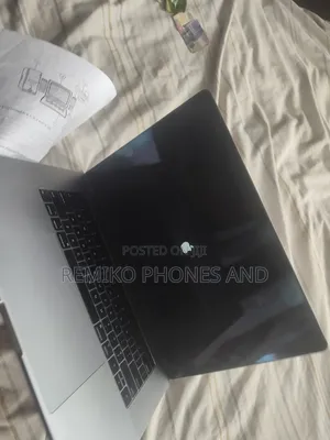 Laptop Apple MacBook Pro 2018 16GB Intel Core I7 SSD 512GB