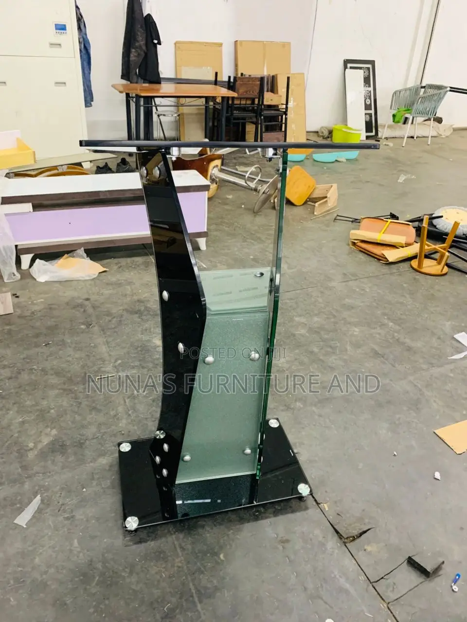 Tempered Glass Pulpit