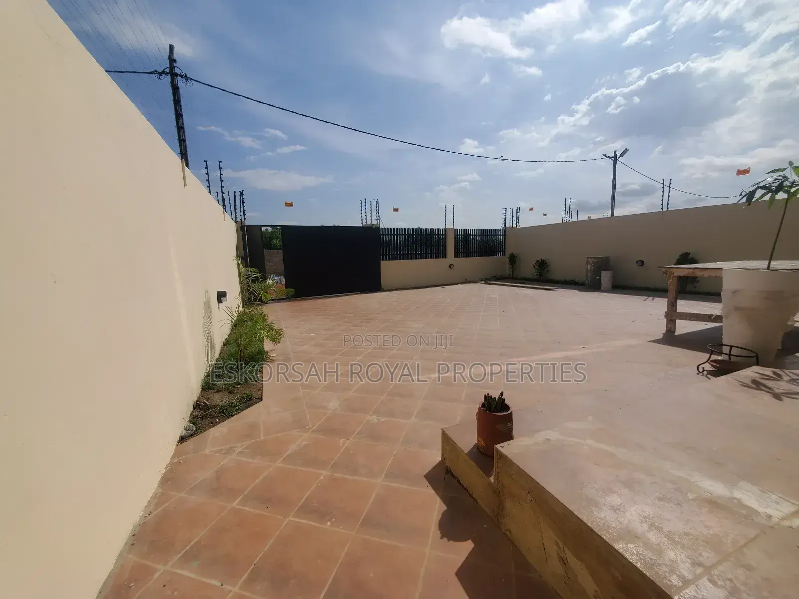 4bdrm House in Lakeside for sale