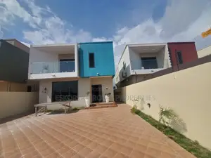 4bdrm House in Lakeside for sale