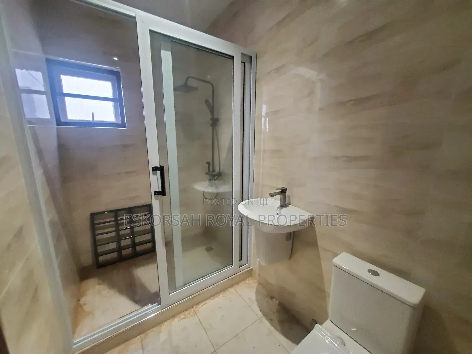 4bdrm House in Lakeside for sale