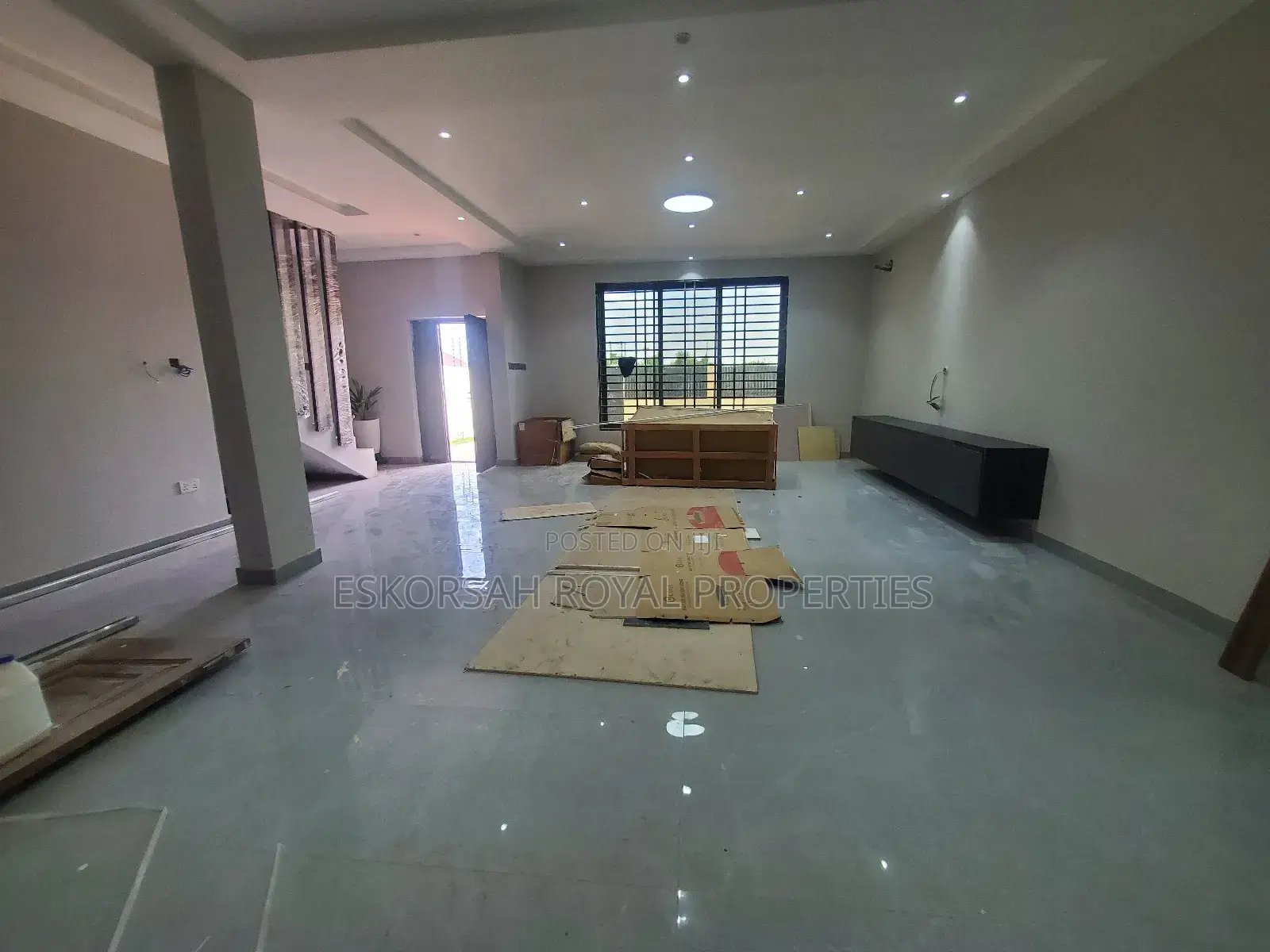 4bdrm House in Lakeside for sale