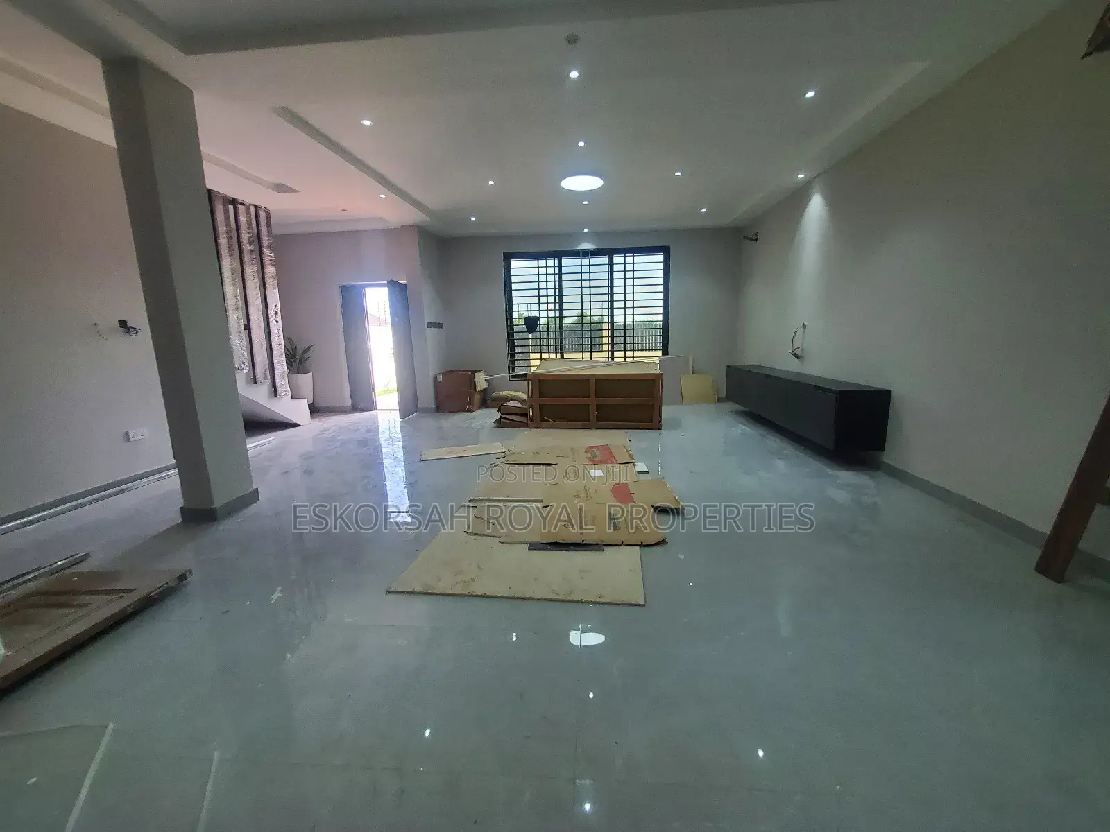 4bdrm House in Lakeside for sale