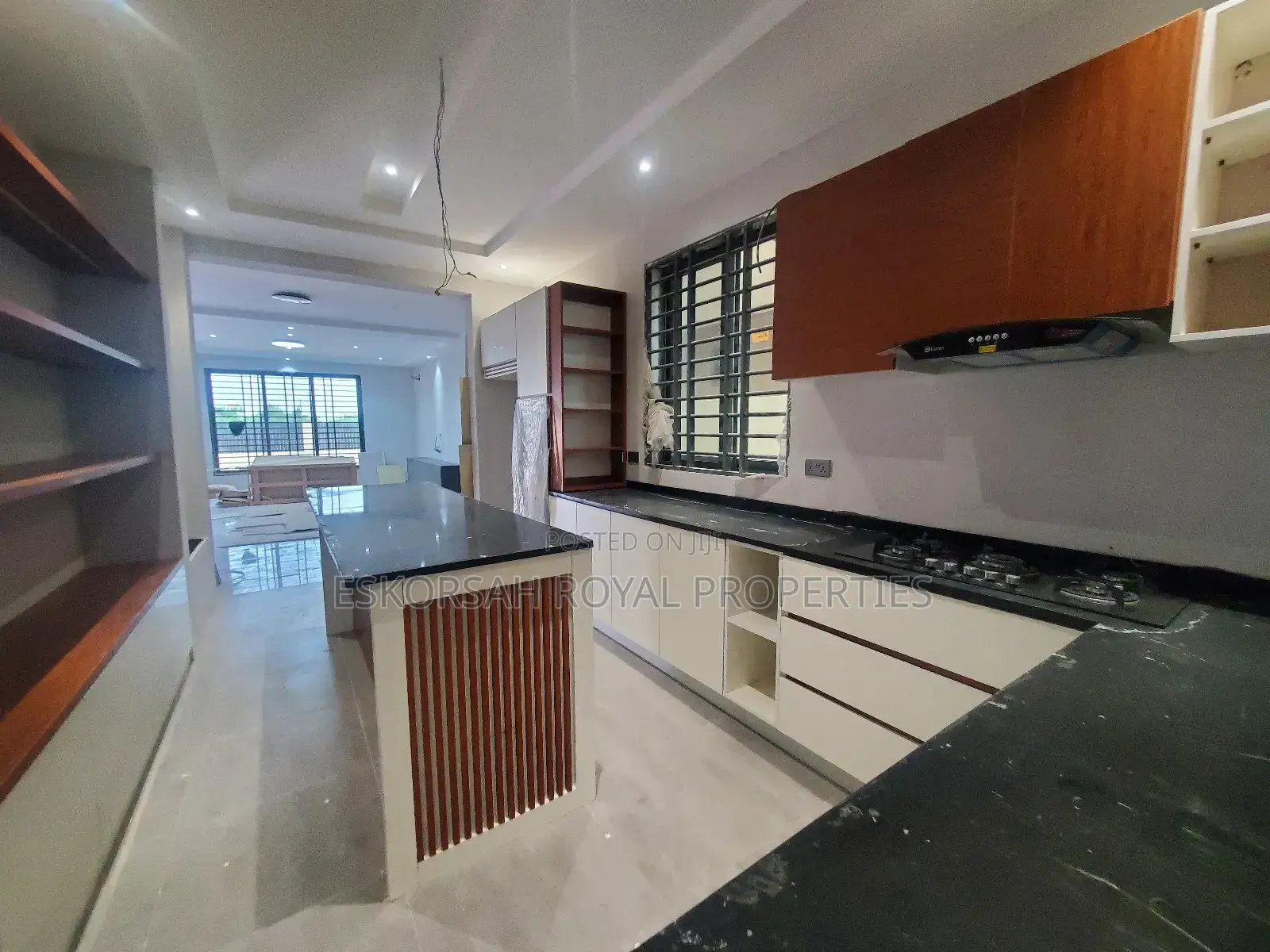 4bdrm House in Lakeside for sale
