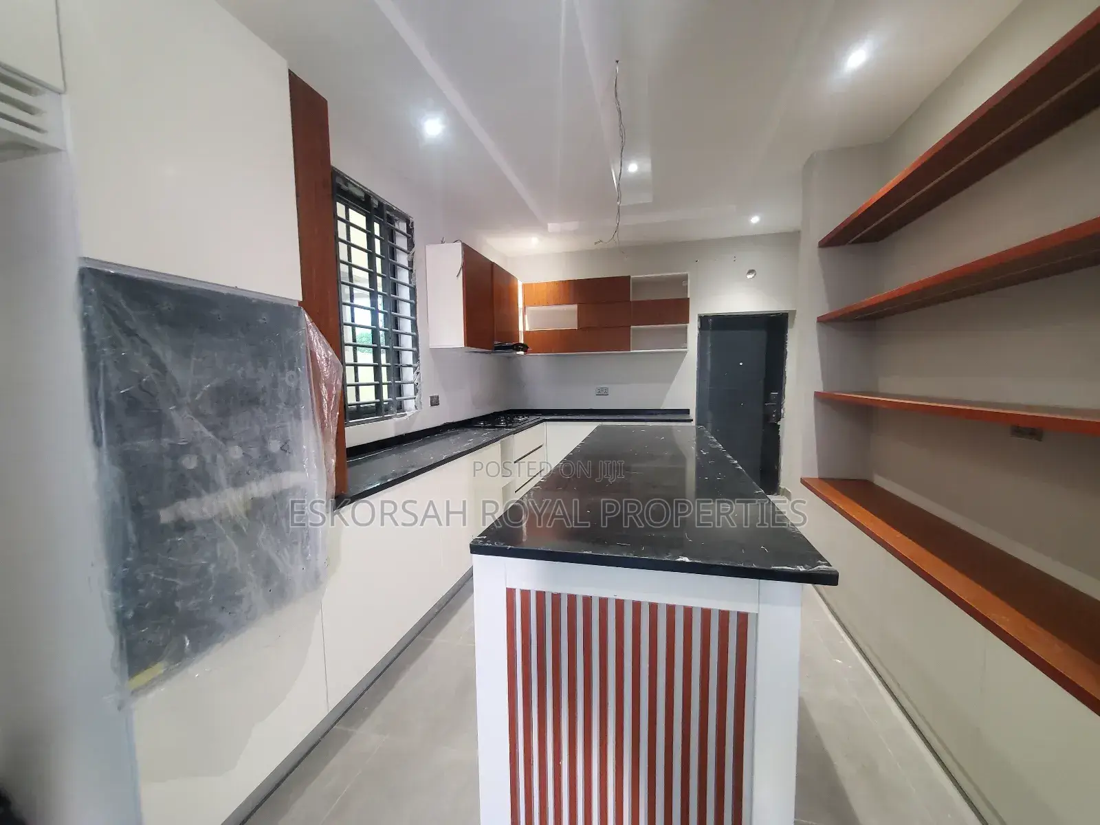 4bdrm House in Lakeside for sale