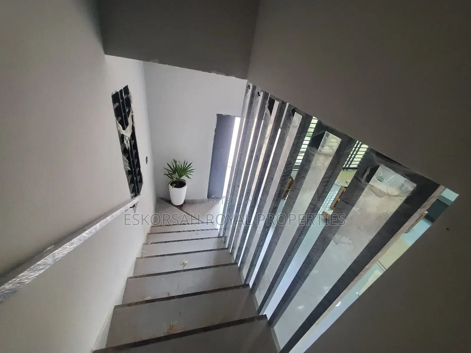 4bdrm House in Lakeside for sale