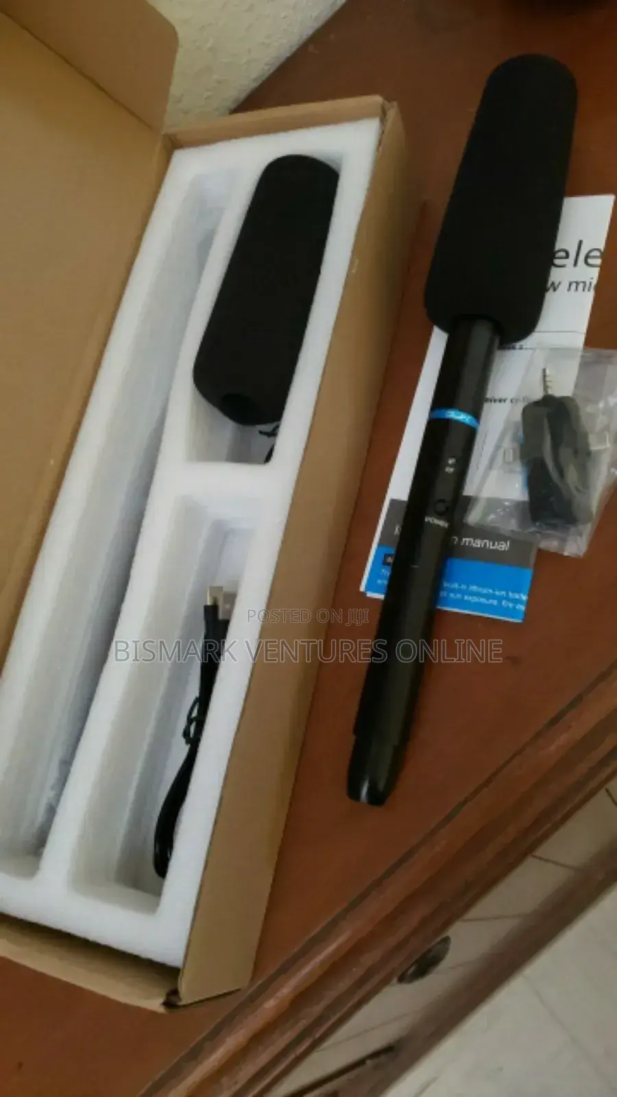 Wireless Interview Microphone for Phones and DSLR Cameras