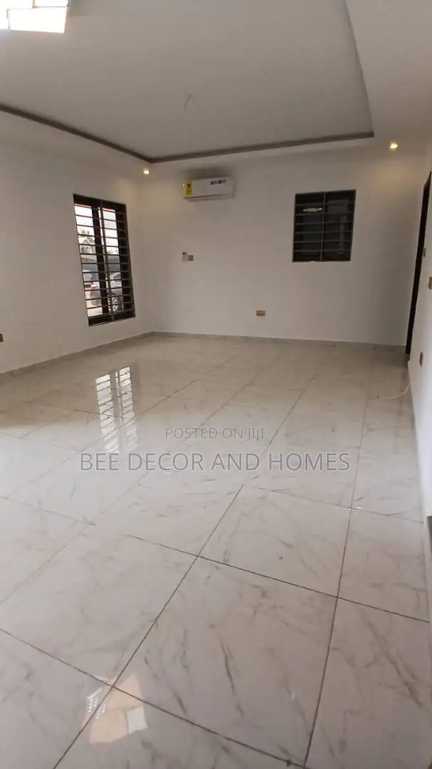 2bdrm Townhouse / Terrace in Bee Decor& Homes, Madina for rent