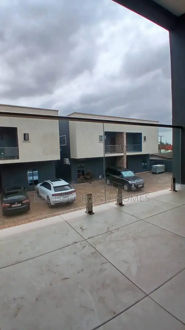2bdrm Townhouse / Terrace in Bee Decor& Homes, Madina for rent