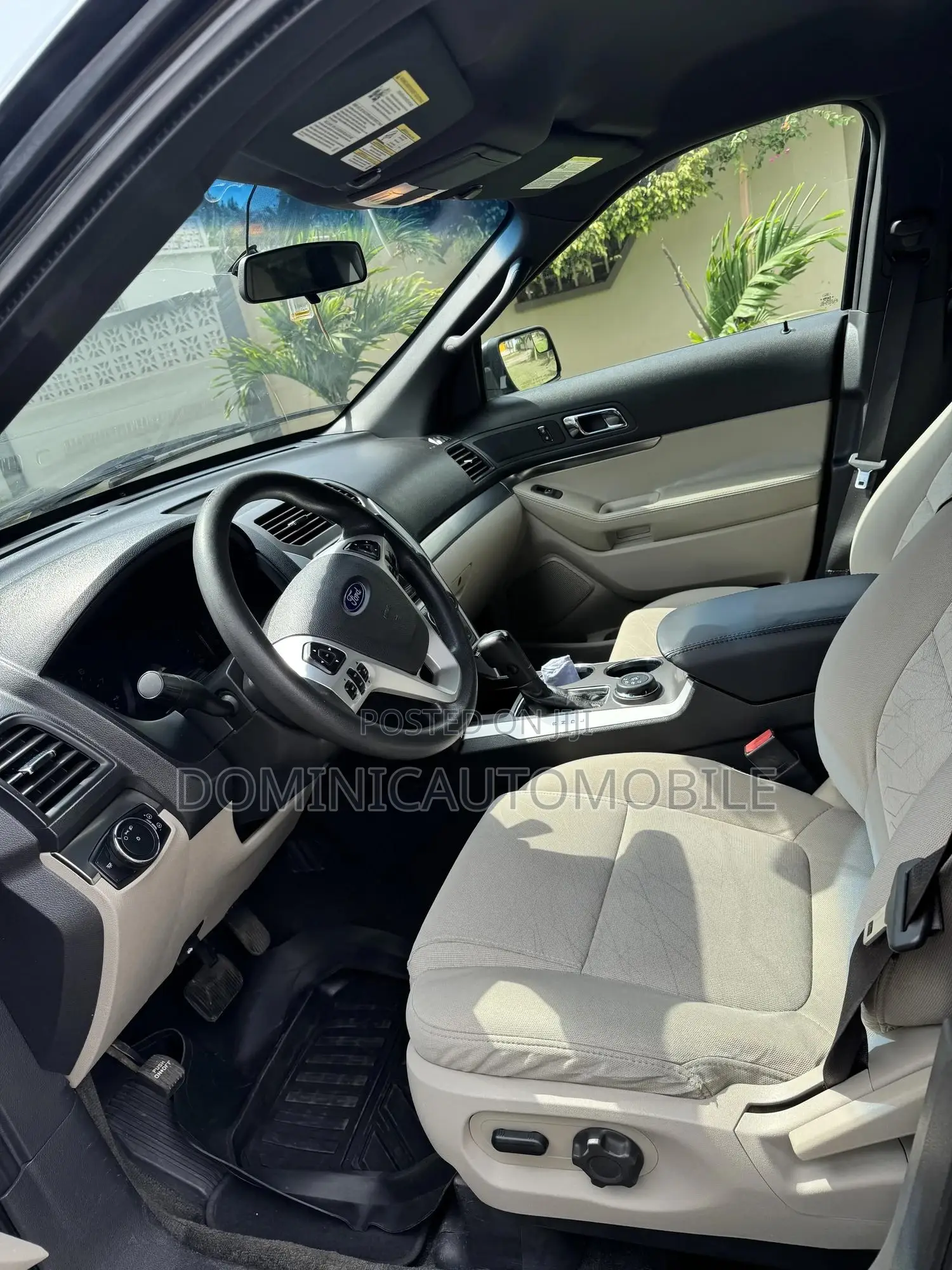 Ford Explorer Base 4dr FWD (3.5L 6cyl 6A) 2012 Black