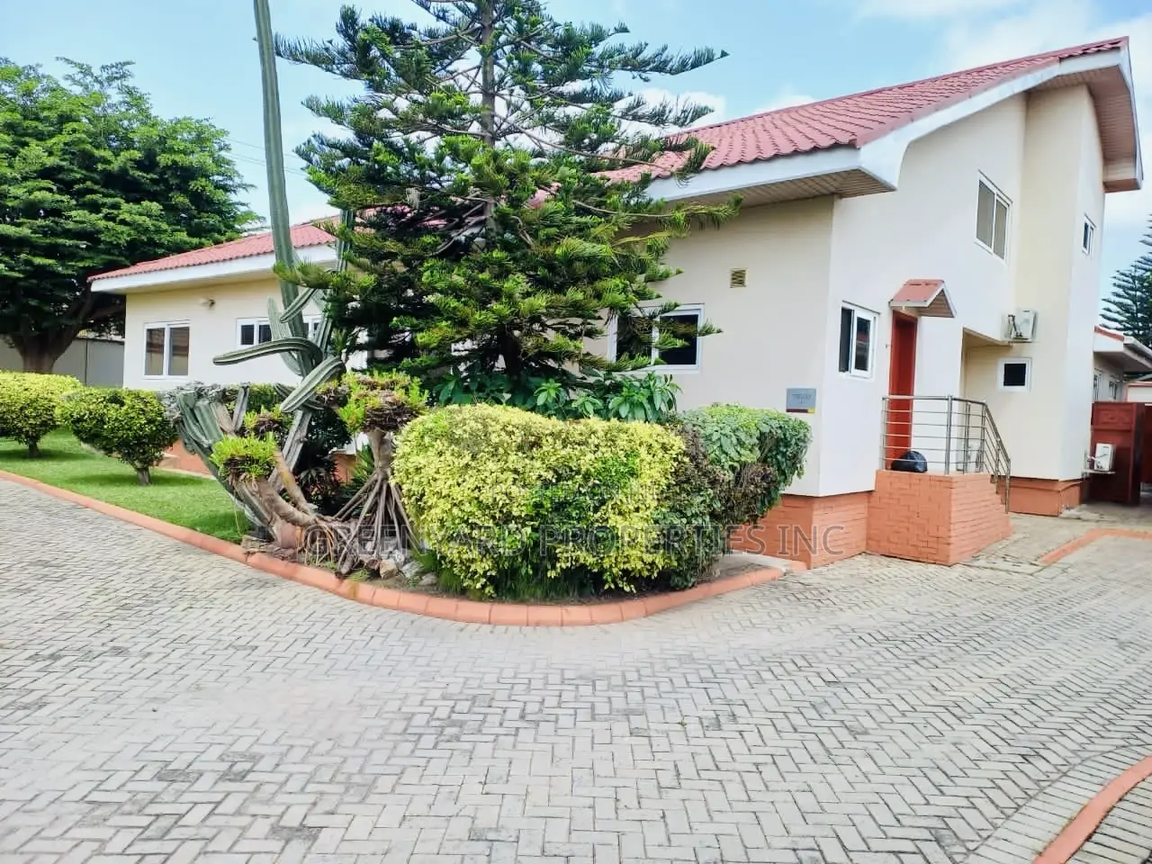 Furnished 4bdrm House in Garage, East Legon for rent