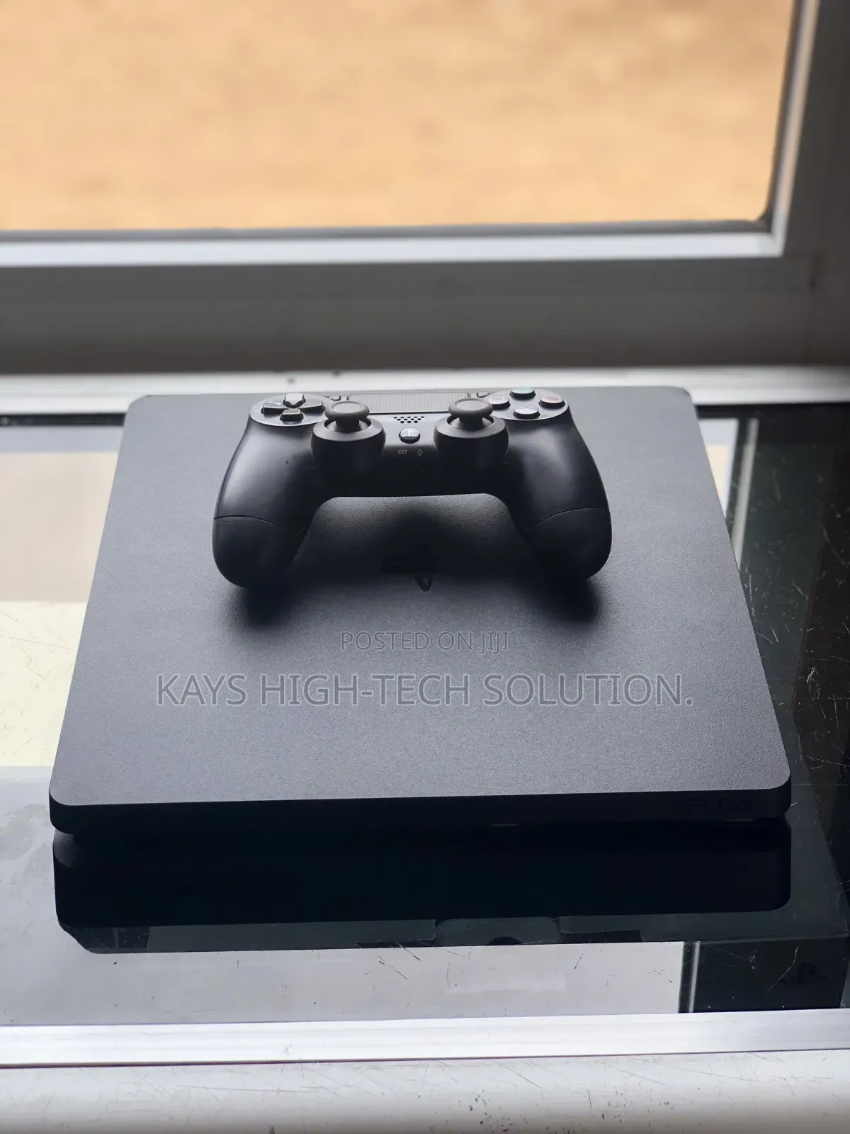 Ps4 Slim With 1 Controller (Fc 25, Gta v Other 18 Games)
